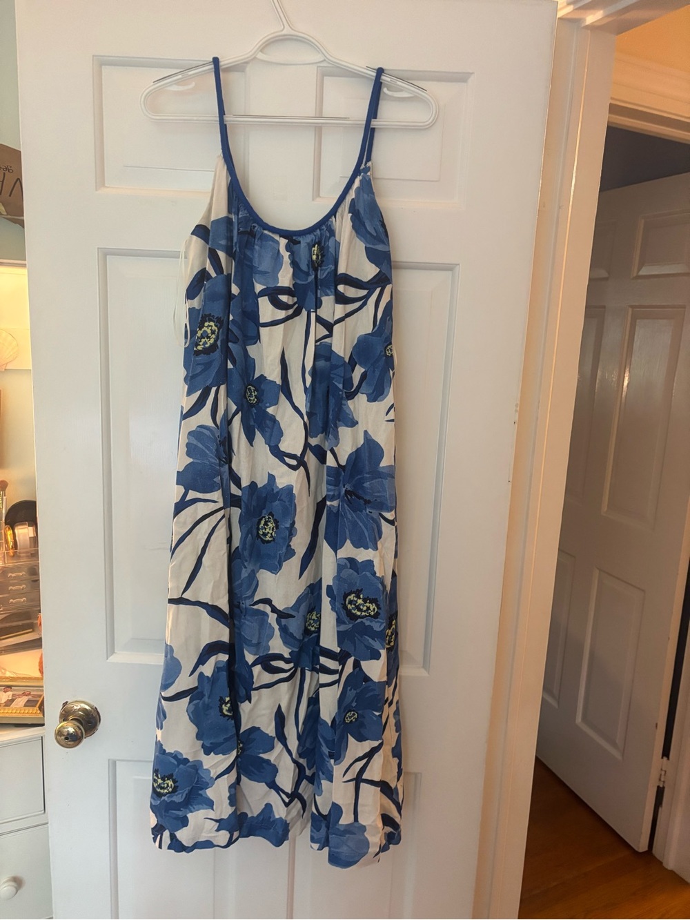 Vestique boutique Lena brand blue floral midi dress